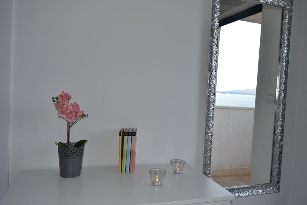 Apartment Bruna Stomorska Bagian luar foto